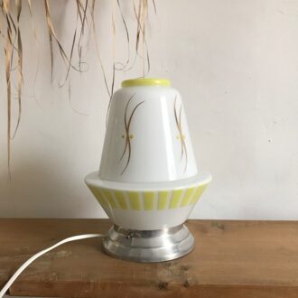 Image de la Lampe de table opaline vintage