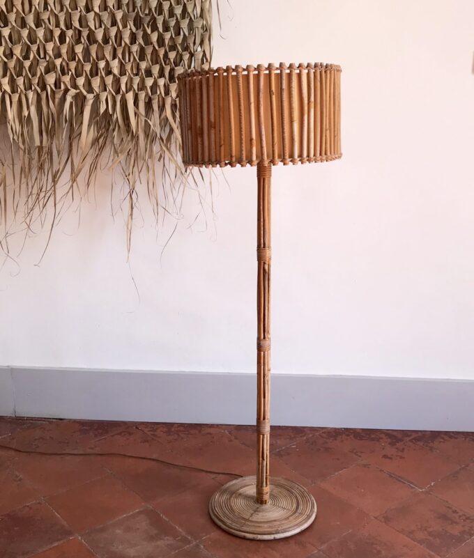 Lampadaire rotin vintage image Lampadaire rotin vintage