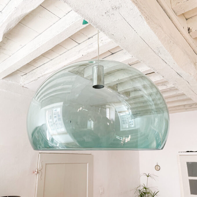 Photo de la suspension modèle FL/Y pour Kartell du designer italien Ferruccio Laviani