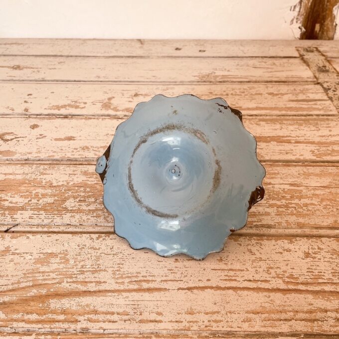 Bougeoir en tôle émaillée Photo du bougeoir en tôle émaillée