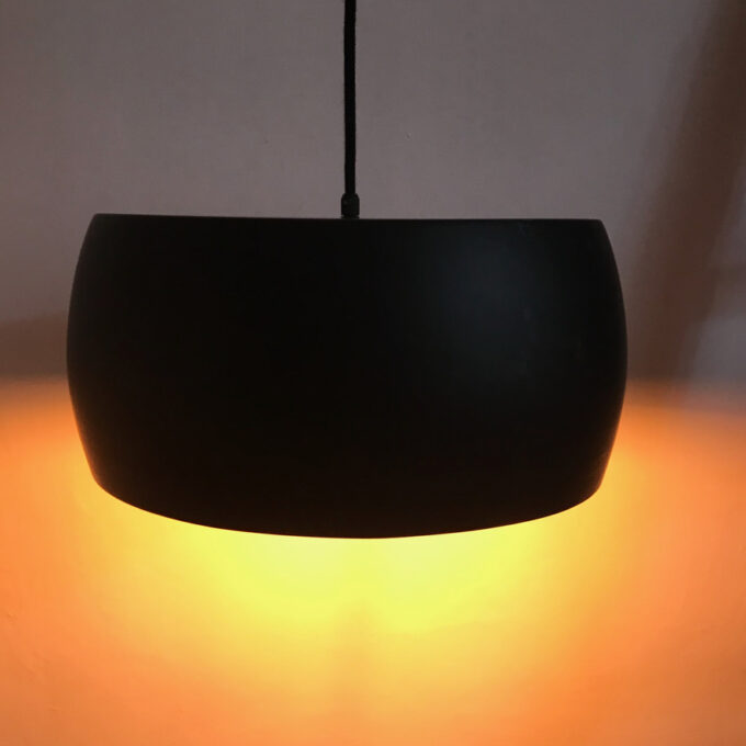 Suspension métal noir Image d'une Suspension métal noir