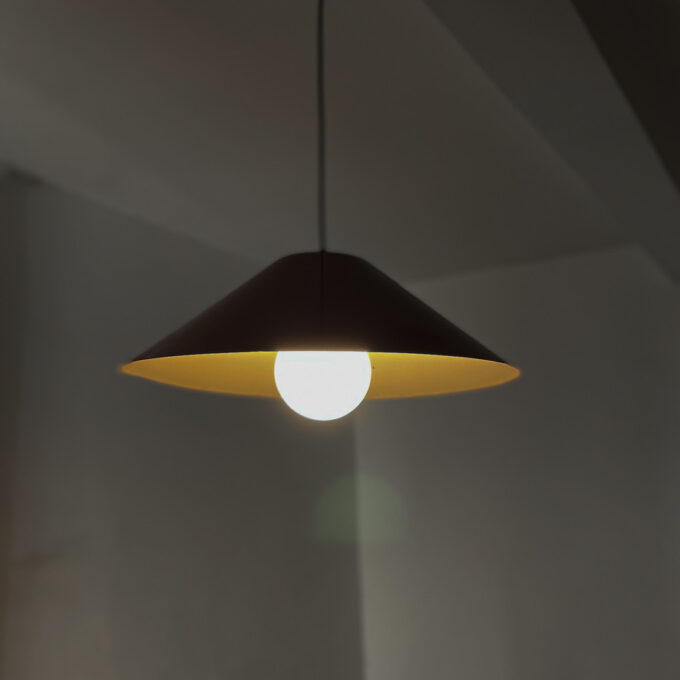 Image de la suspension vintage en métal terracotta