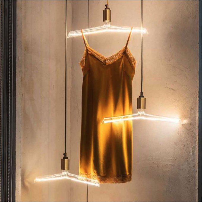 Image ampoule LED transparente cintre