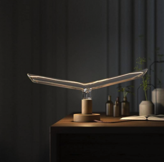 Image ampoule LED transparente cintre