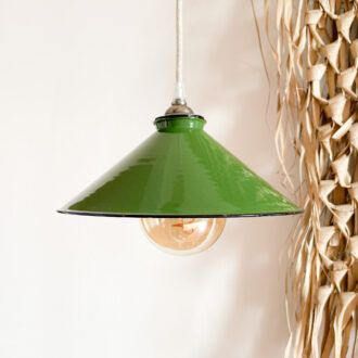 image suspension industrielle en tôle émaillée