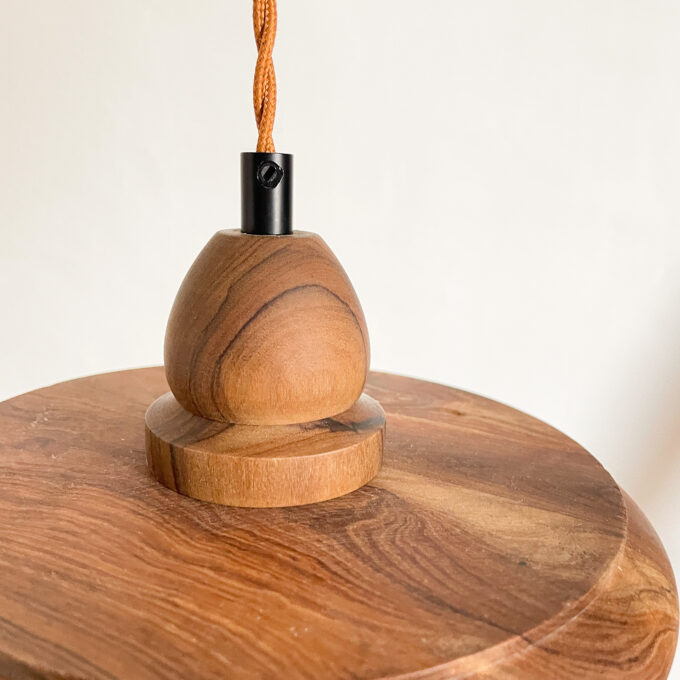 Suspension en bois artisanale vintage image suspension en bois artisanale vintage