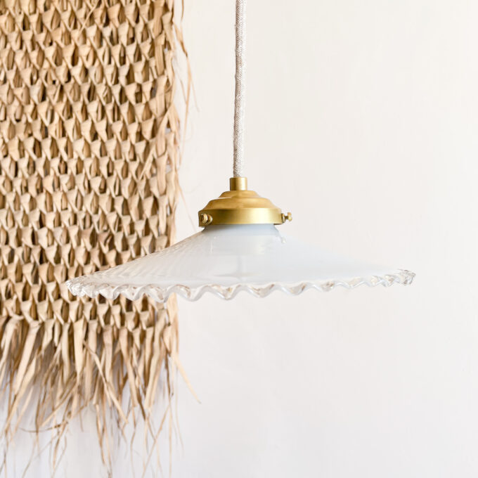 image suspension opaline blanche