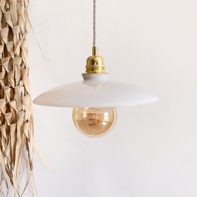 Suspension opaline blanche photo suspension opaline blanche