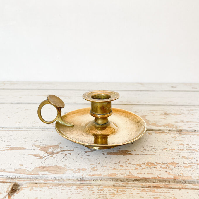 Bougeoir en laiton à main photo bougeoir en laiton à main